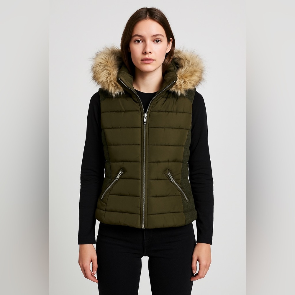 ZARA Trafaluc Olive Green Puffer Vest with Faux Fur Hood – Size S
